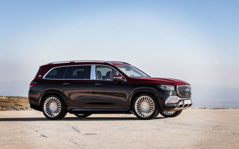 Comparison - Mercedes-Maybach GLS 600 4MATIC 2021 - vs - BMW X7 M50i ...